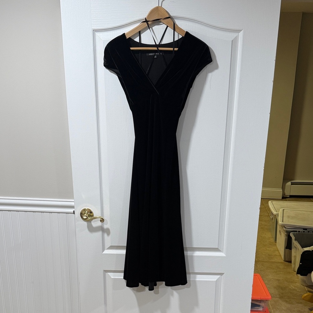 Jones Wear Black Midi Dress